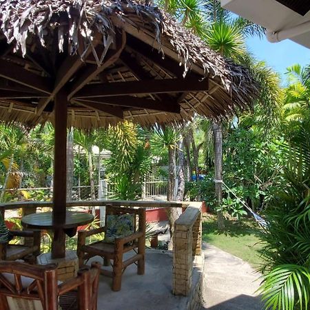 Palmera Palma Private 1-Br Bungalow In Moalboal Exterior photo